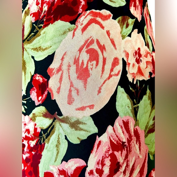 Beautiful Rose Print “Meghan Mathews”Dress Ruffle Trim. Size 12 - Picture 6 of 10